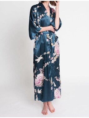Kim + Ono Chrysanthemum & Crane Long Satin Kimono Robe